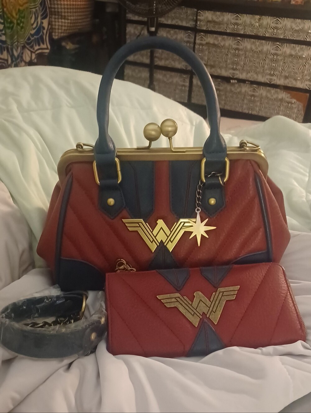 Wonder Woman Red & Navy Satchel and Wallet Set